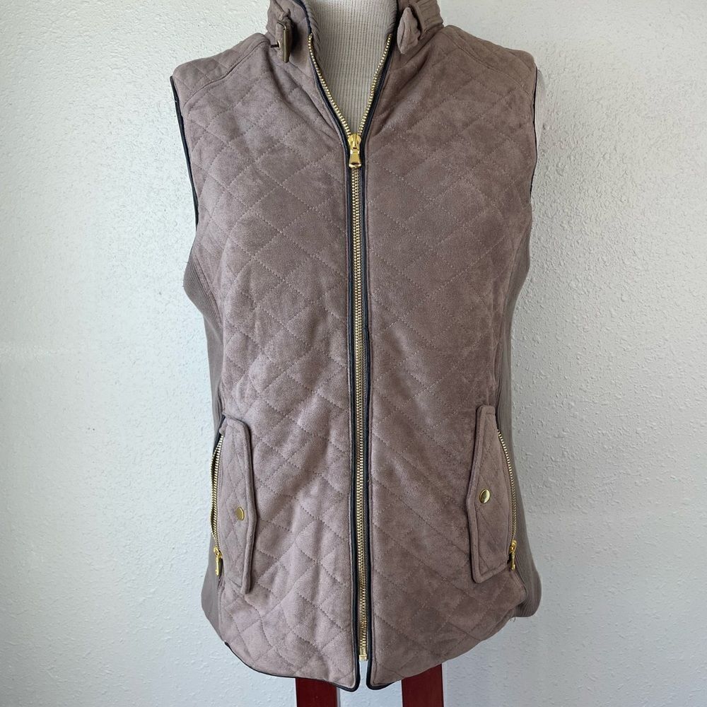 Fate Full Zip Vest Size L EUC